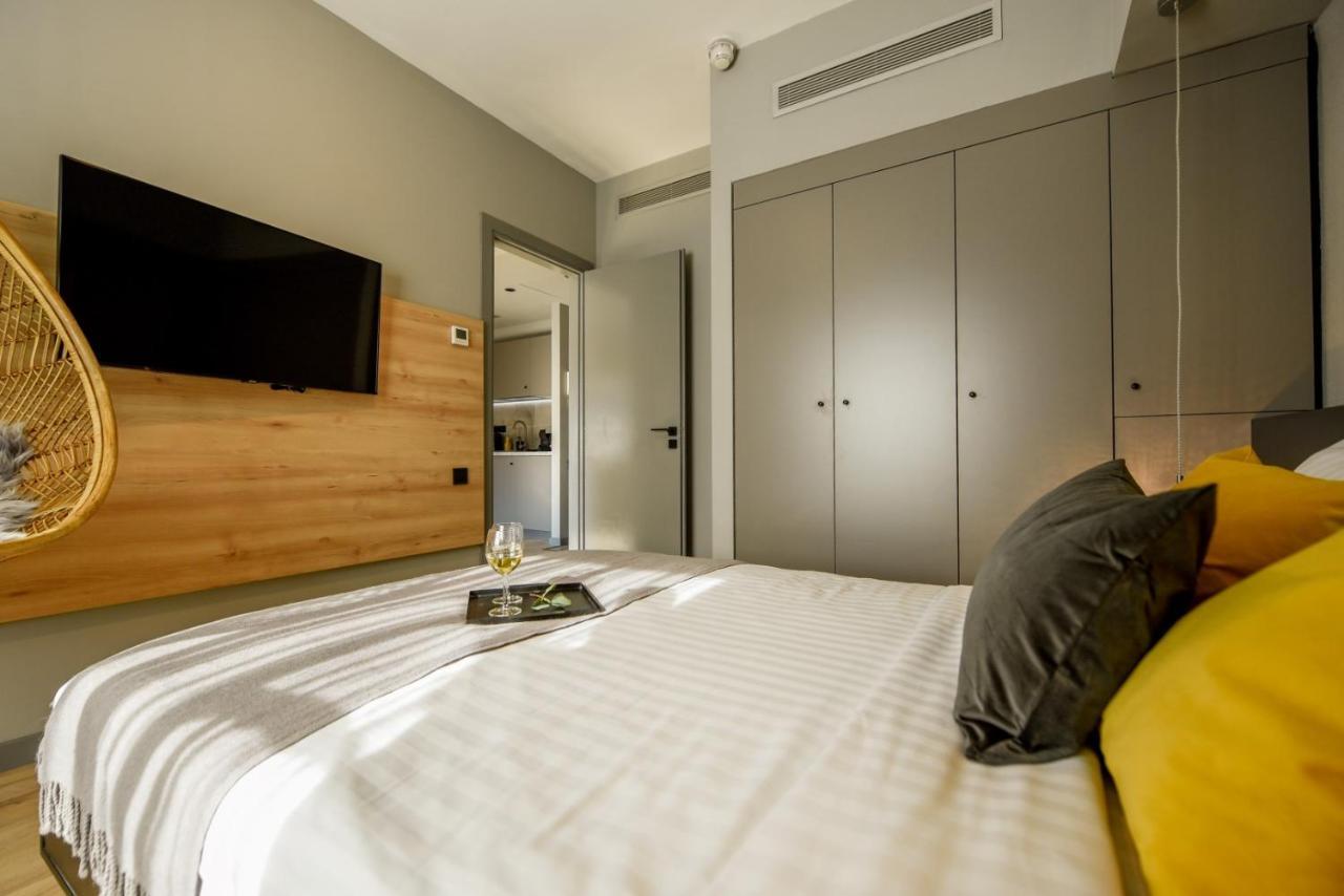 Luxury Apartment Near Radisson Hotel - Wall Projector & Modern Design Bucharest Exterior photo